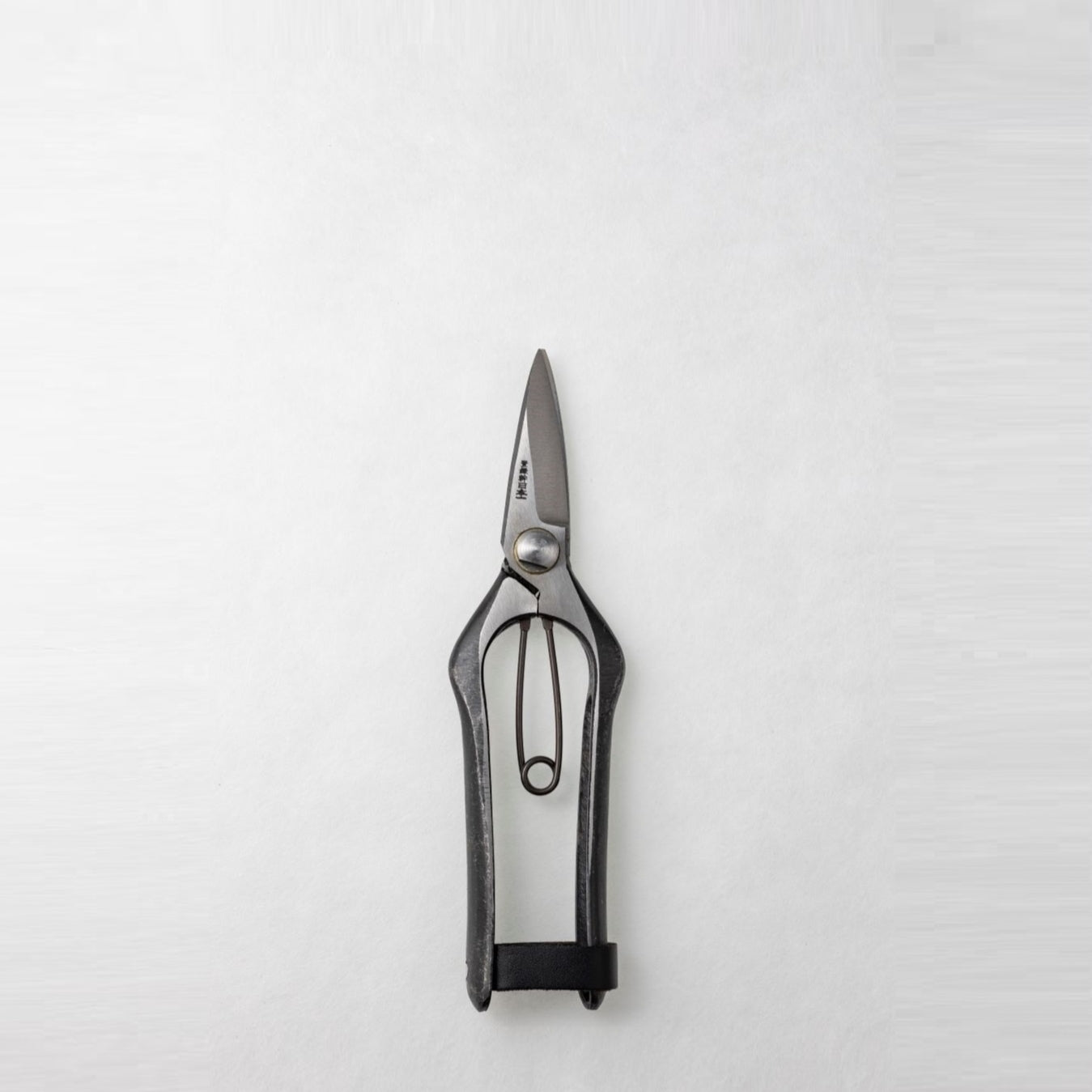 【未使用】燕山 剪定鋏 皮止 大 MADE IN JAPAN 未使用】燕山 剪定鋏 皮止 大 MADE IN JAPAN 剪定 ハサミ